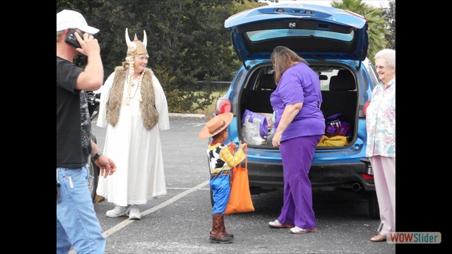trunk-or-treat2016-07
